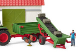 Hay conveyor with farmer